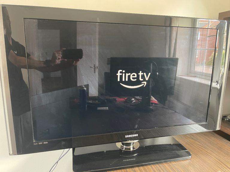 Samsung 40" Full HD 1080p LCD TV (LE40F86BD) + Remote | Local Delivery Available