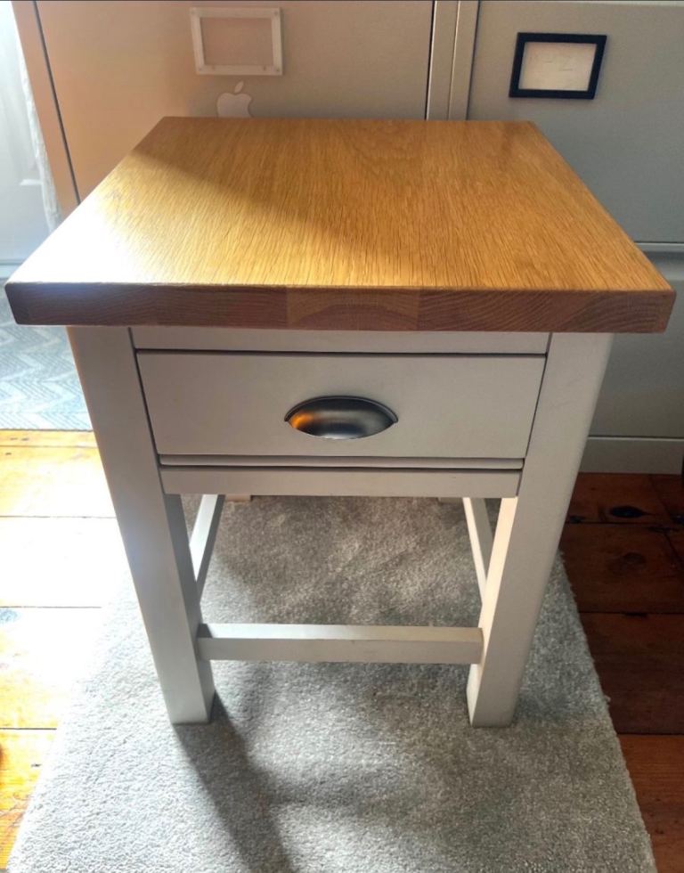 Reduced - Lamp/coffee/bedside table VGC