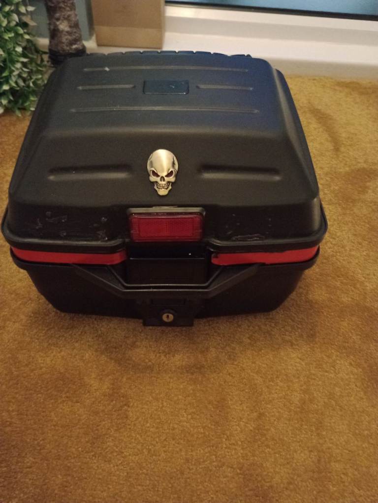 Suzuki AVENIS rear rack and top box 