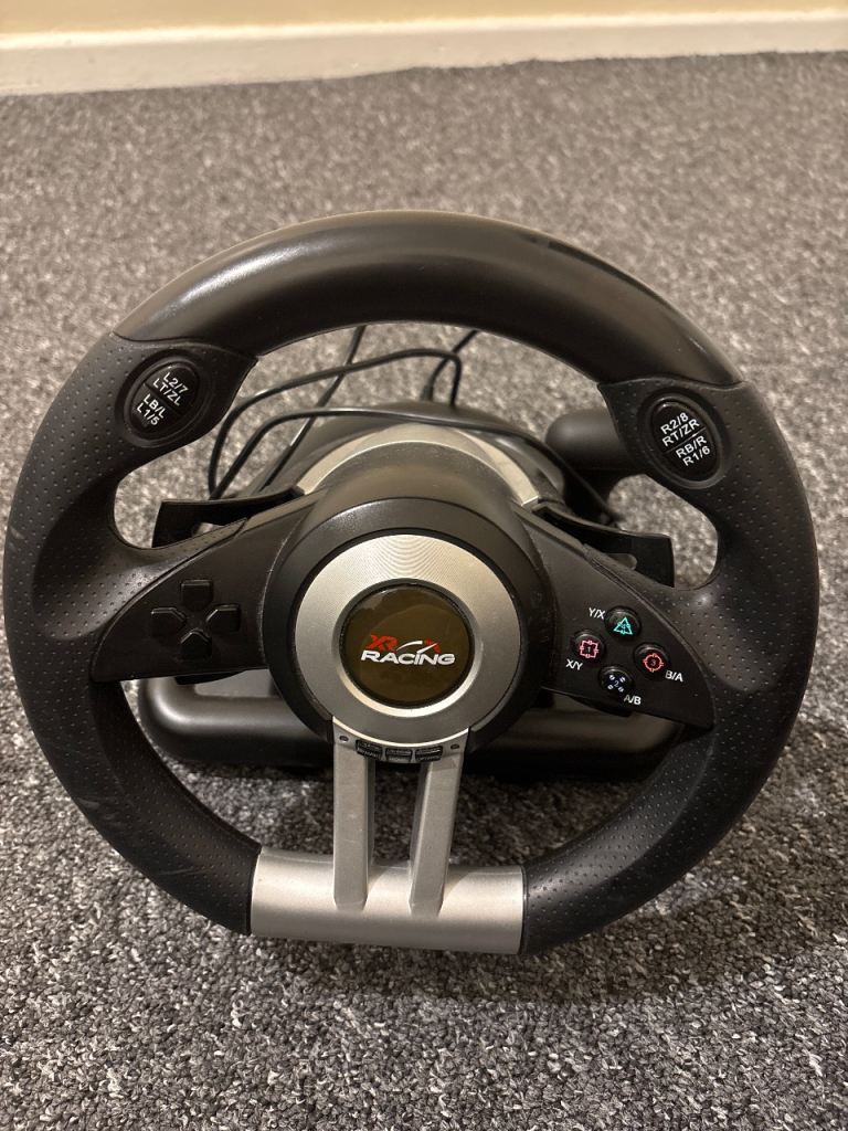 PS5/PS4 and PC an XBOX steering wheel