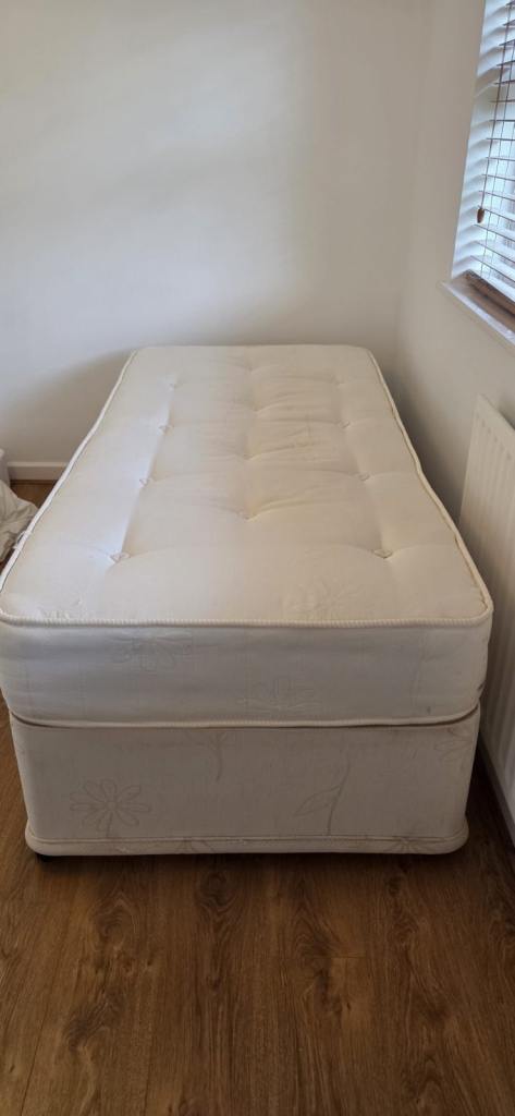 Highgate Beds Single Bed with Geneva 1000 Pocket Mattress