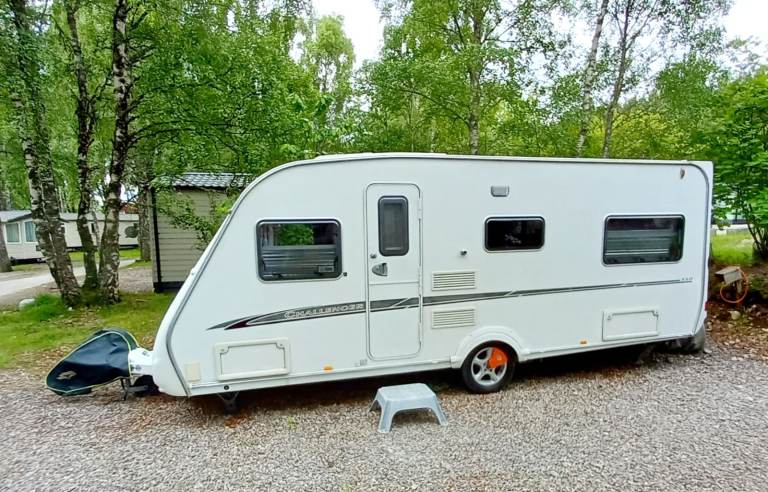 4 BERTH (TWIN + DOUBLE) CARAVAN- SWIFT CHALLENGER 510 & INFLATABLE AWNING.