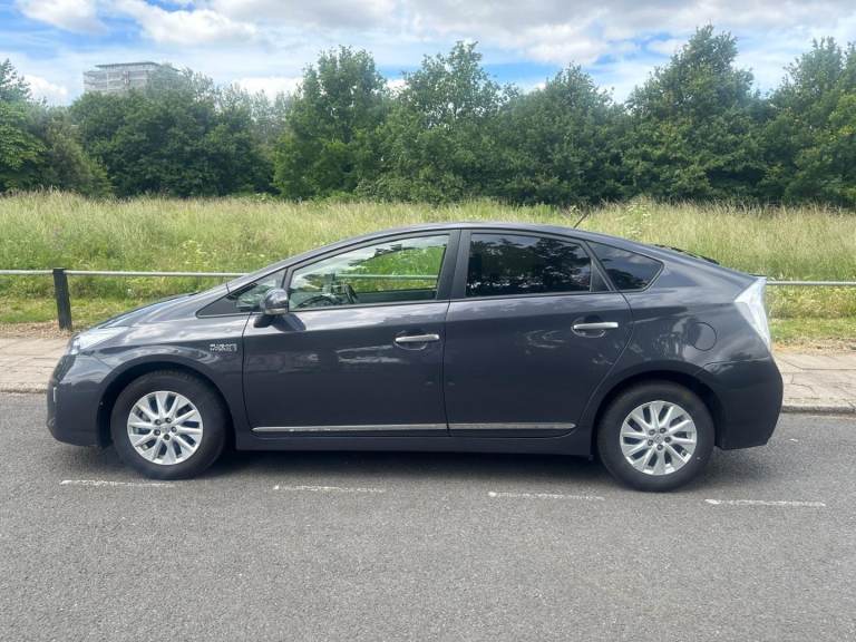 Toyota prius plug in hybrid 