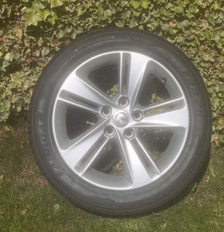 Vauxhall insignia alloy wheel & tyre