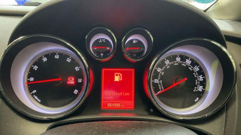 2012 Vauxhall Astra 1.6i 16V Active 5dr HATCHBACK PETROL Manual