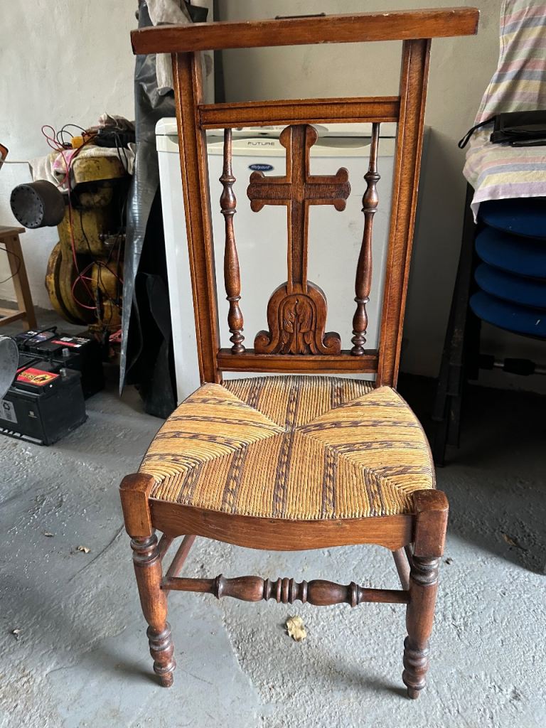 Prayer chair very good condition 