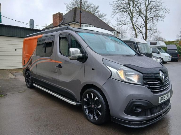 Renault Trafic Sport Pop-Top Camper Van