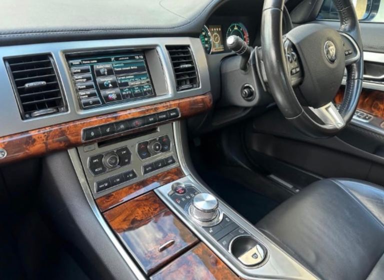 Jaguar, XF, Saloon, 2013, Other, 2993 (cc), 4 doors