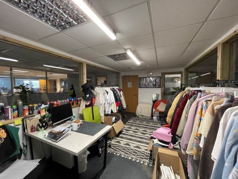 Office | Creative Space | Workspace | Commercial Unit | Beauty Room In Hackney Central E8
