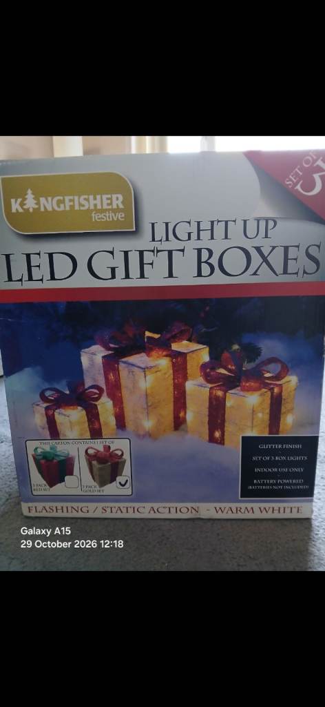 Kingfisher Light Up LED Gift Boxes – New, Warm White