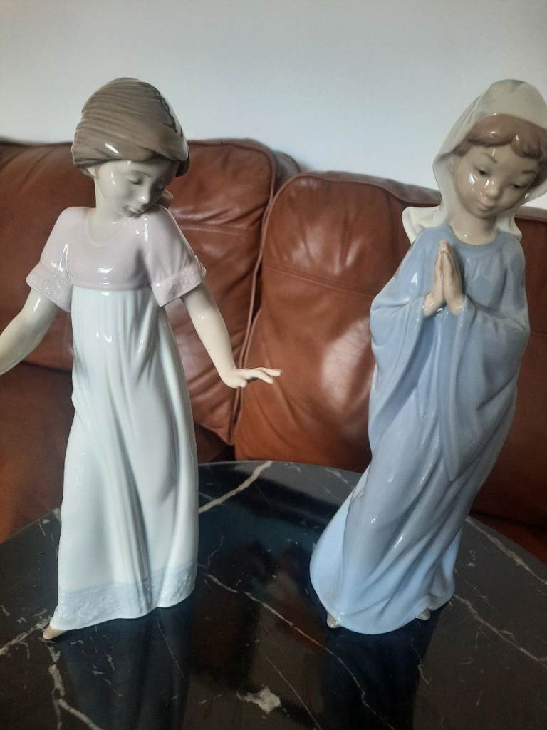 Pair of  Nao by lladro Figurines – Good Condition