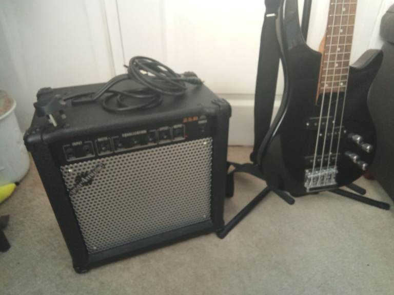 Bass guitar, amplifier,leads,gear4music,as new,£120, offers 