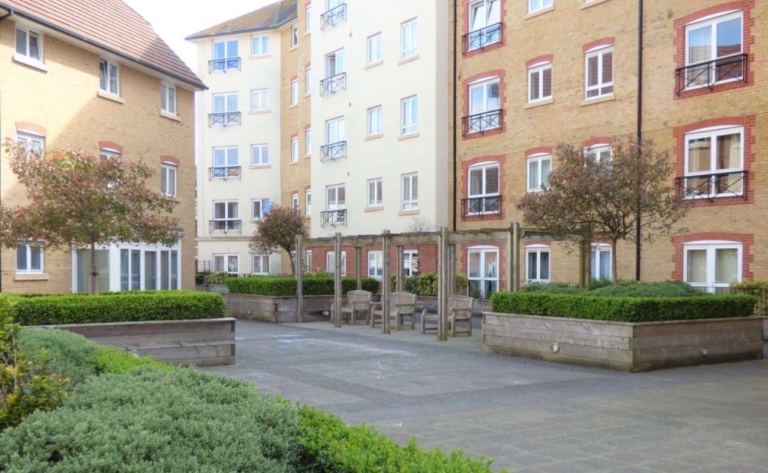 Modern 1-Bedroom Apartment to Rent – Northampton Town Centre