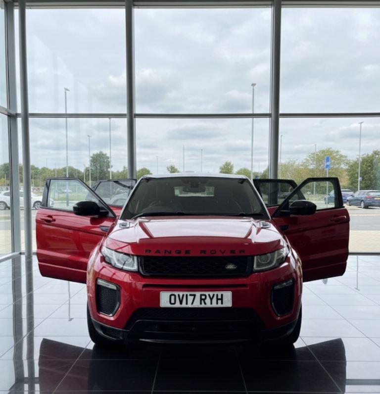 Range Rover evogue HSE lux version with £7000 worth of extras and ghost tracker  device 