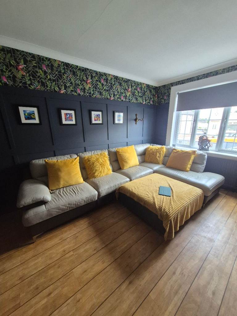 Large Grey Corner Sofa with Ottoman – Good Condition