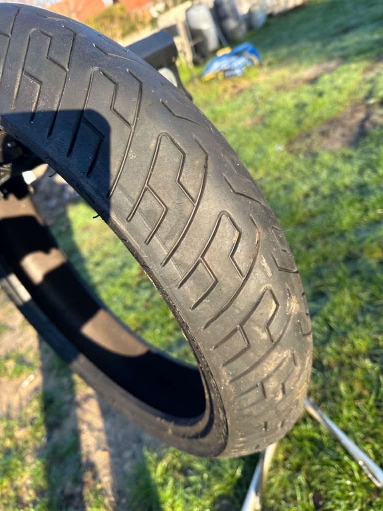Dunlop 120-70zr-17 front tyre 