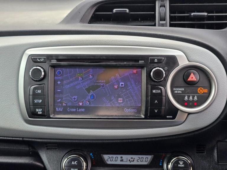 2014 Toyota Yaris 1.5 VVT-h Trend Hatchback 5dr Petrol Hybrid CVT Euro 5 (101 ps) Hatchback Hybri...