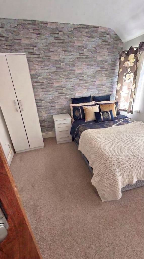 Dolphin Lane, Birmingham is offering temporary housing! Only £10 Charges/week 