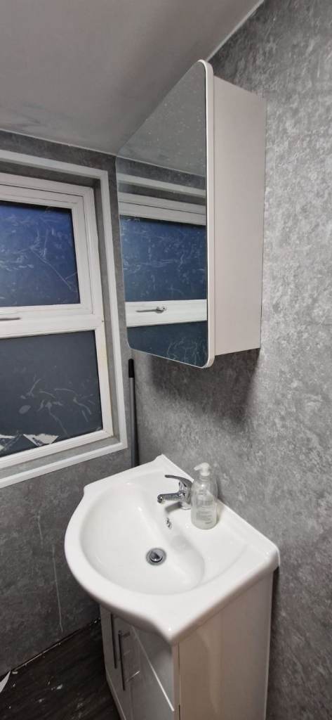 Self contained flat for rent