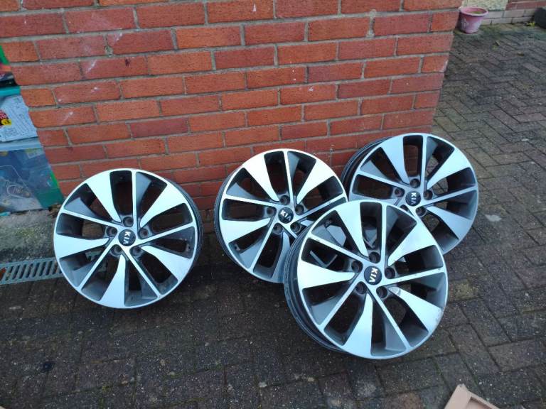 Kia optima 2016 18" alloys wheels set of 4 
