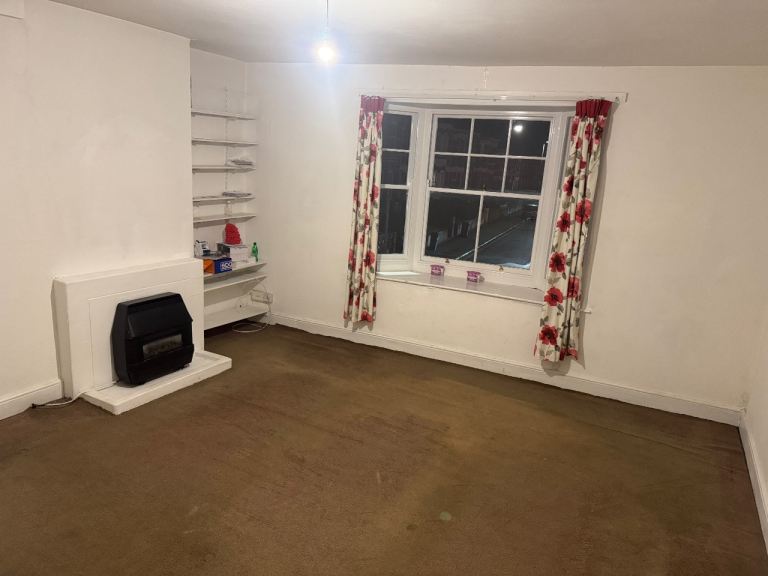 3 bed flat 