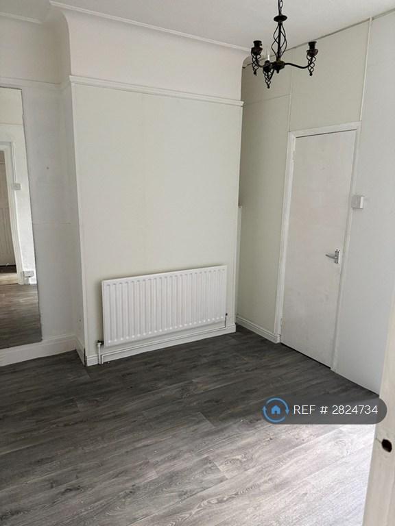 1 bedroom flat in East Street, Southend-On-Sea, SS2 (1 bed) (#2824734)