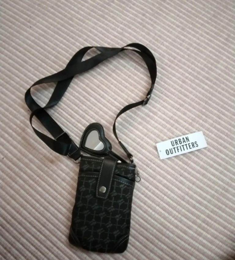 Brand New Urban Outfitters Mono Phone Pouch in Black
