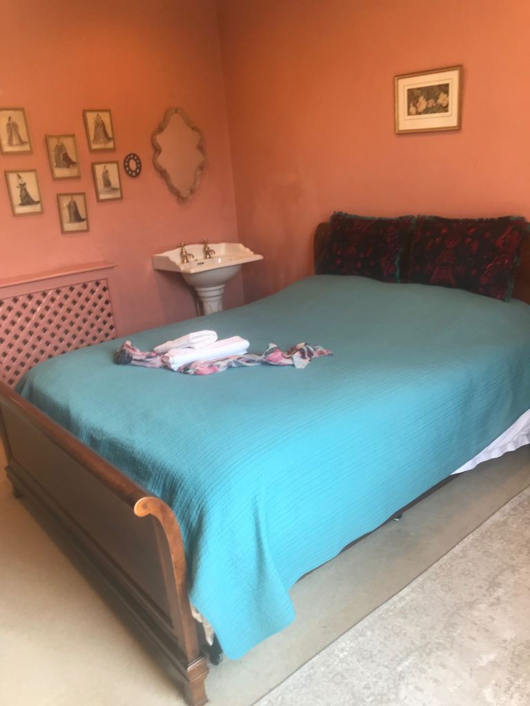 Large sunny double room in arty Cotham townhouse