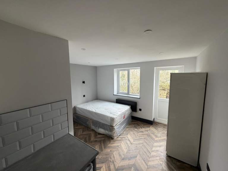 BENEFITS ACCEPTED - Studio Flat Available in Caterham Tandridge CR3