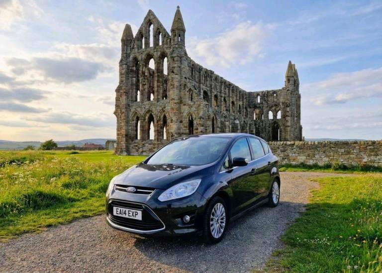 STUNNING 2014 FORD C MAX IN GLEEMING BLACK