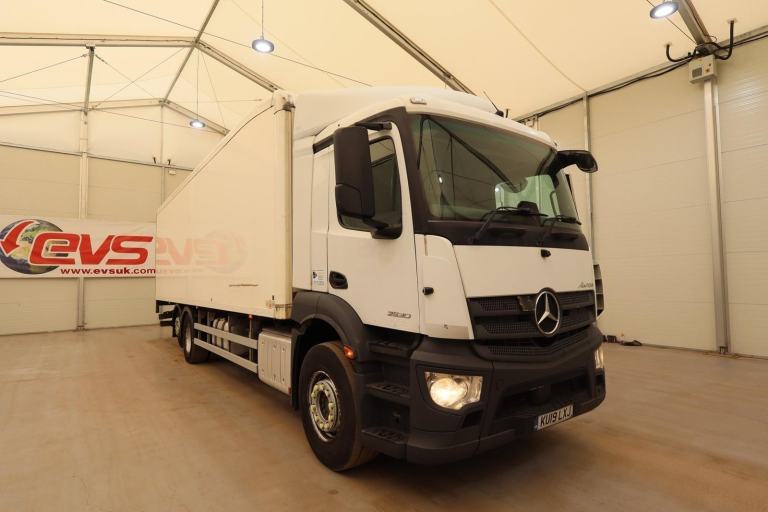 2019 (19 PLATE) Mercedes Benz Antos 2530 6x2 Euro 6 Refrigerated