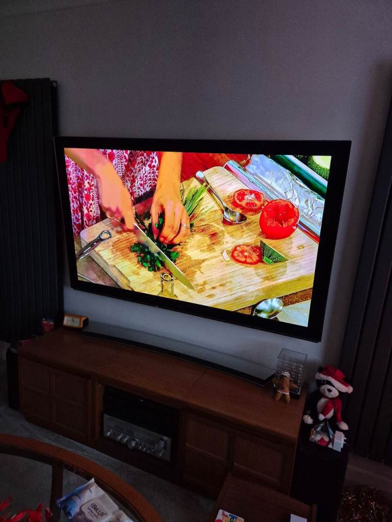 Panasonic top of the range 65 inch Neo plasma FULL HD 1080P TV -AS NEW 