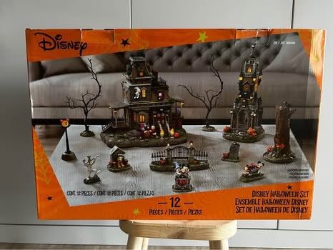 Disney Halloween Haunted Village Set