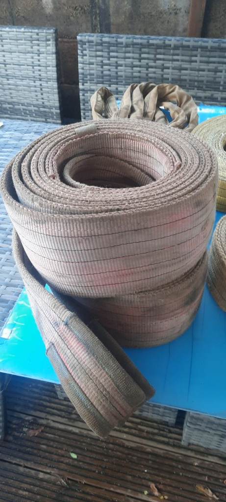 Tow straps and shackles