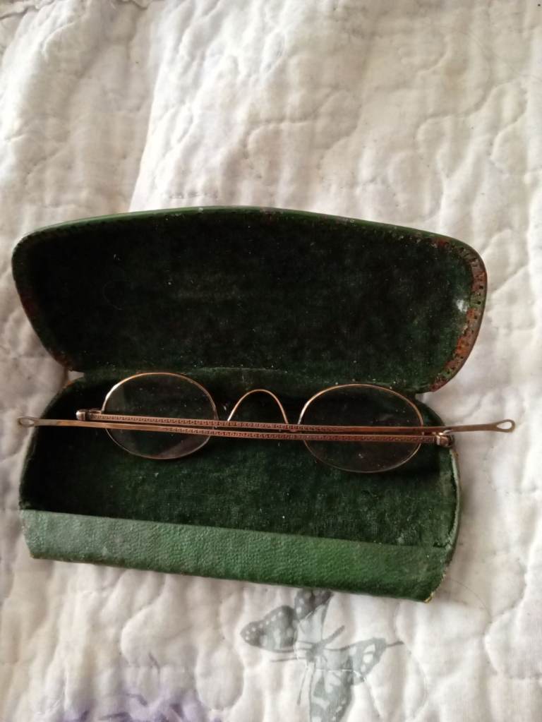 antique glasses 