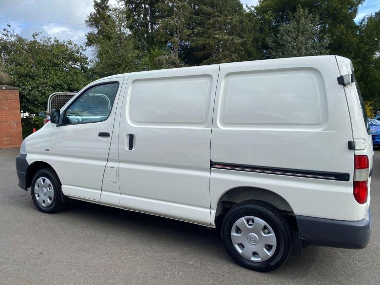 2008 Toyota HiAce 2.5 280 D-4D RWD L1 H1 4dr PANEL VAN Diesel Manual