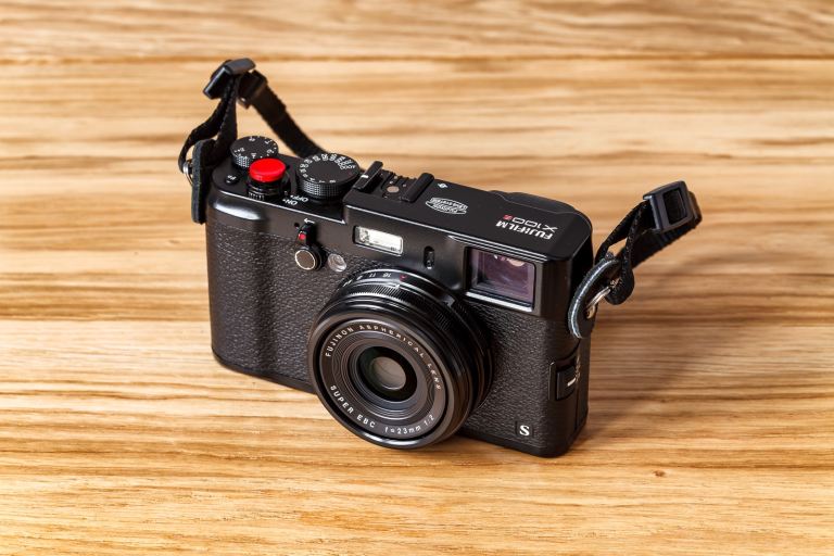 Fujifilm X100S Black Limited Edition Digital Camera 16.3MP 23mm f/2 Lens Bundle