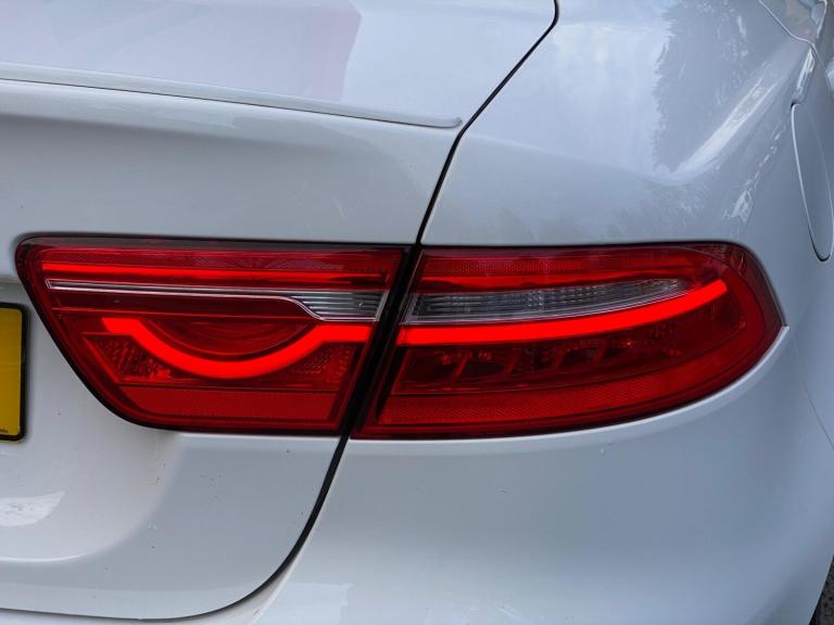 2016 Jaguar XE 2.0d R-Sport Auto Euro 6 (s/s) 4dr SALOON Diesel Automatic