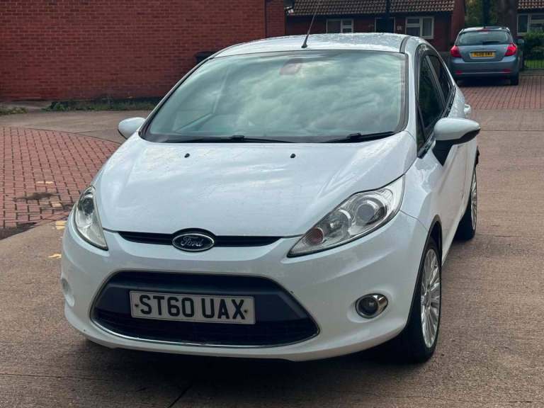 Ford, FIESTA, Hatchback, 2011, Manual, 1560 (cc), 5 doors