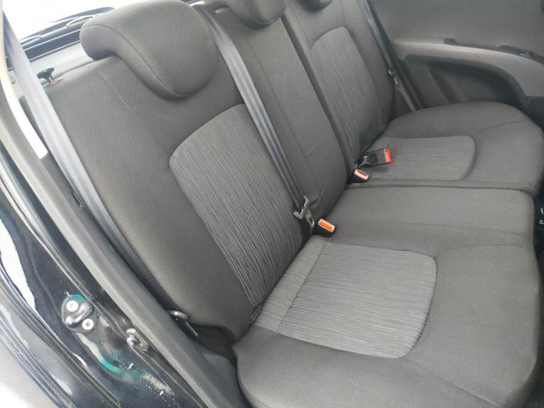 VERY CHEAP LOW MILEAGE I10 ONLY £29 YEARS TAX ULEZ COMPLIANT LOW INSURANCE MOT OCTOBER DOES 70 MPG 