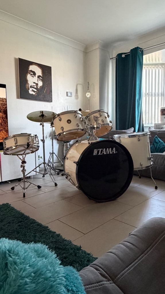 Tama Rythm mate 6pc drum kit, off white colour