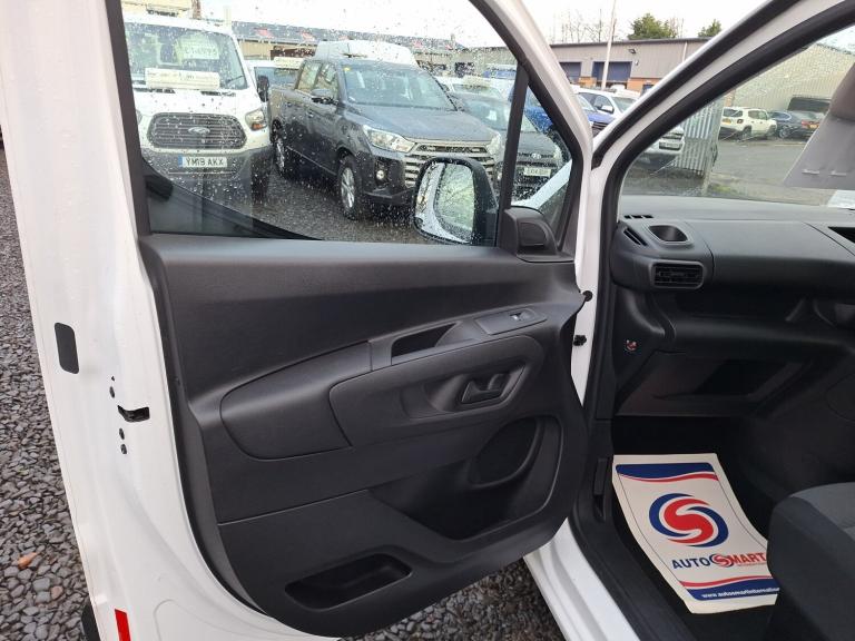 VAUXHALL COMBO 1.6 Turbo D 2300 Edition White Manual Diesel 2019