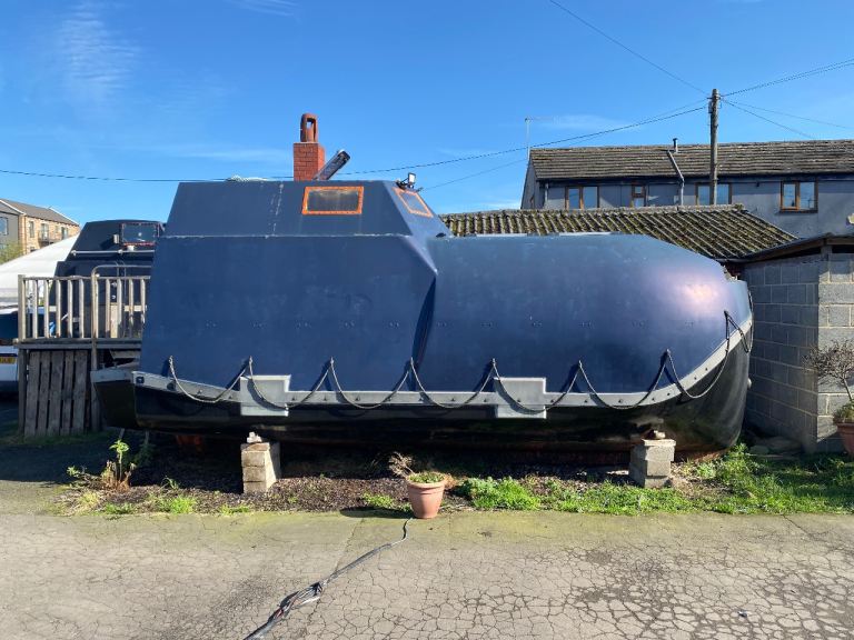 Ex lifeboat, 2012 build,2012 engine. liveable project boat