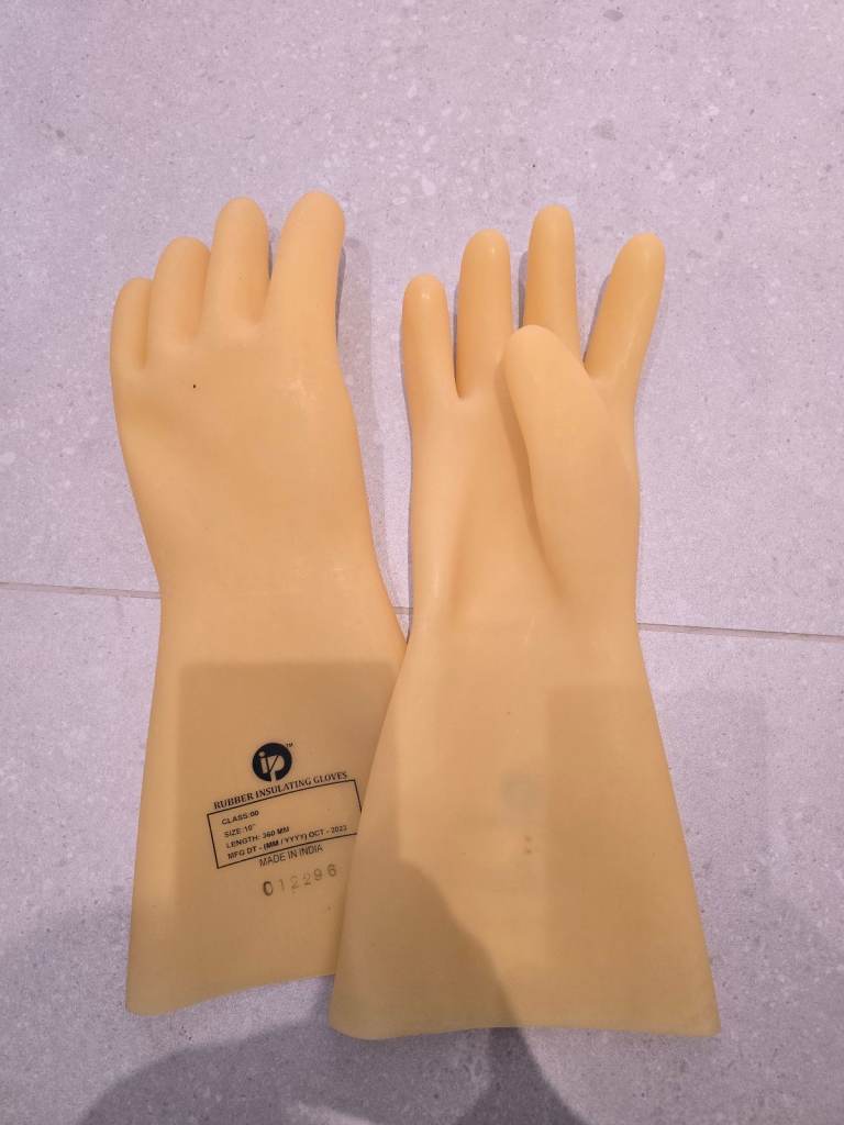 Electrian safety gloves Class 00