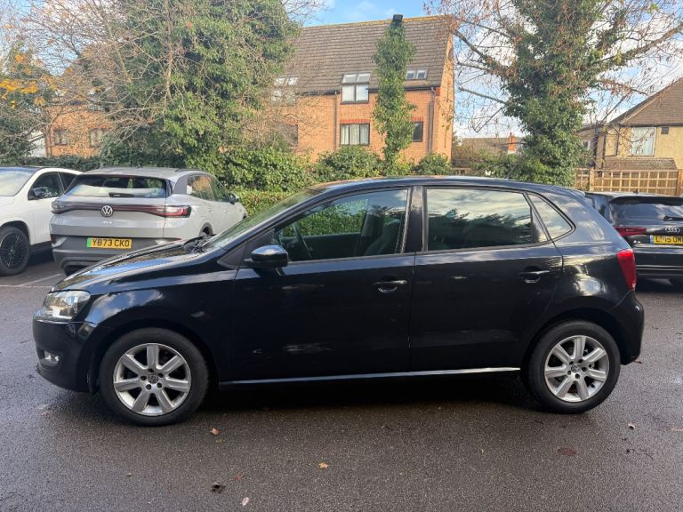 VOLKSWAGEN POLO Auto