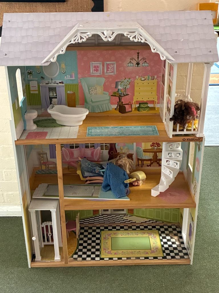 Large plastic Dolls House – used Condition