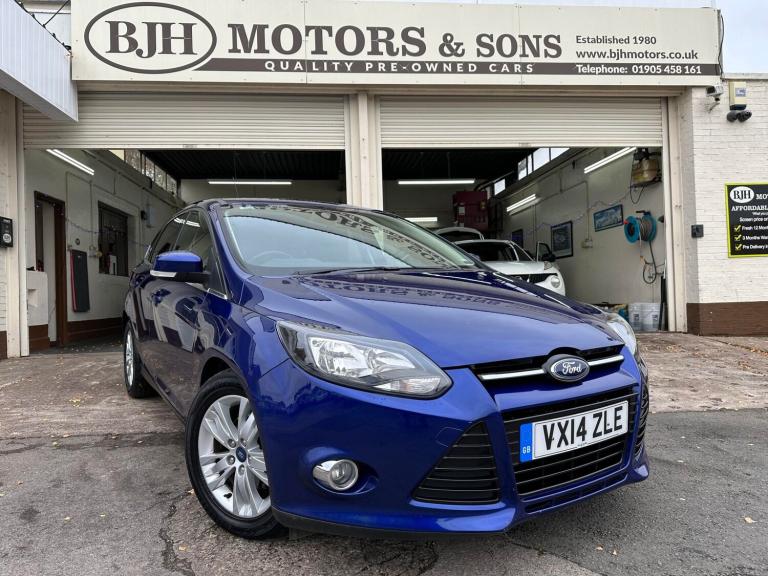 2014 Ford Focus 1.0 125 EcoBoost Titanium Navigator 5dr HATCHBACK Petrol Manual