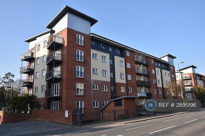 2 bedroom flat in New North Road, Exeter, EX4 (2 bed) (#2895196)