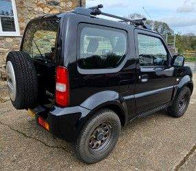 2015 Suzuki Jimny – Black – Immaculate – Roof Bars – 4x4 Perfect – New MOT (Apr 2027)
