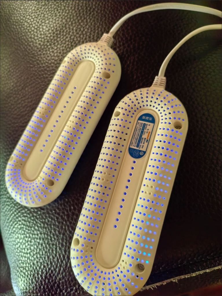 Portable Electric Shoe Dryer – White, Good Condition